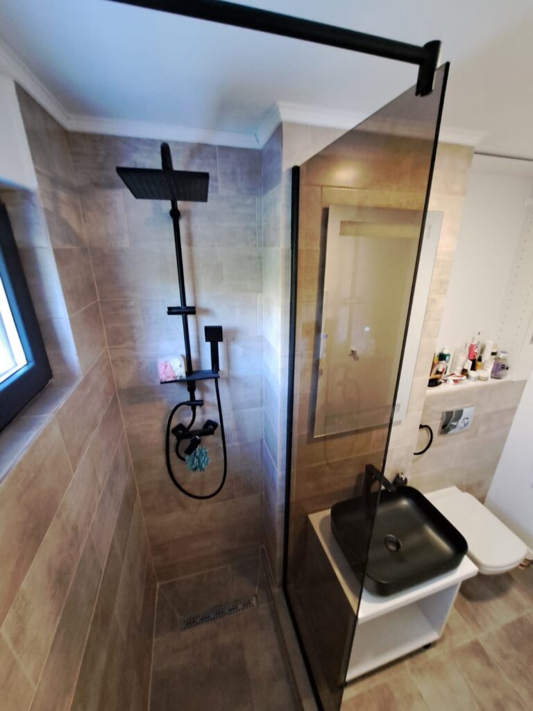 Paravan din sticlă securizată pentru duș