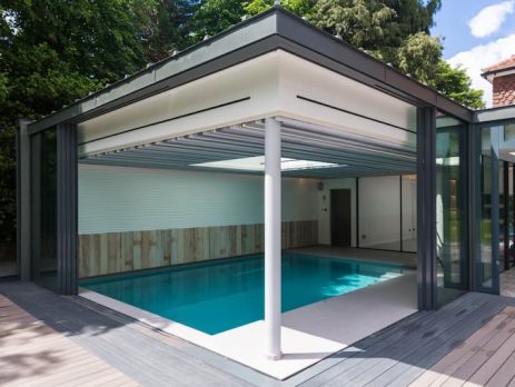 Piscina acoperita pe terasa. Sursa: londonswimmingpools.com