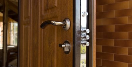 usa antiefractie apartament