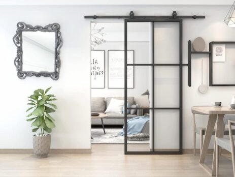 Ușile glisante din sticlă pentru locuințe mici